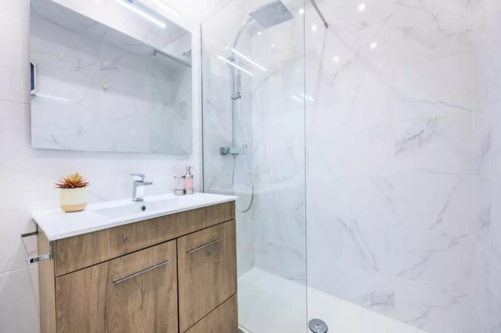 Torri Riverview Apartment-Niet-getagd