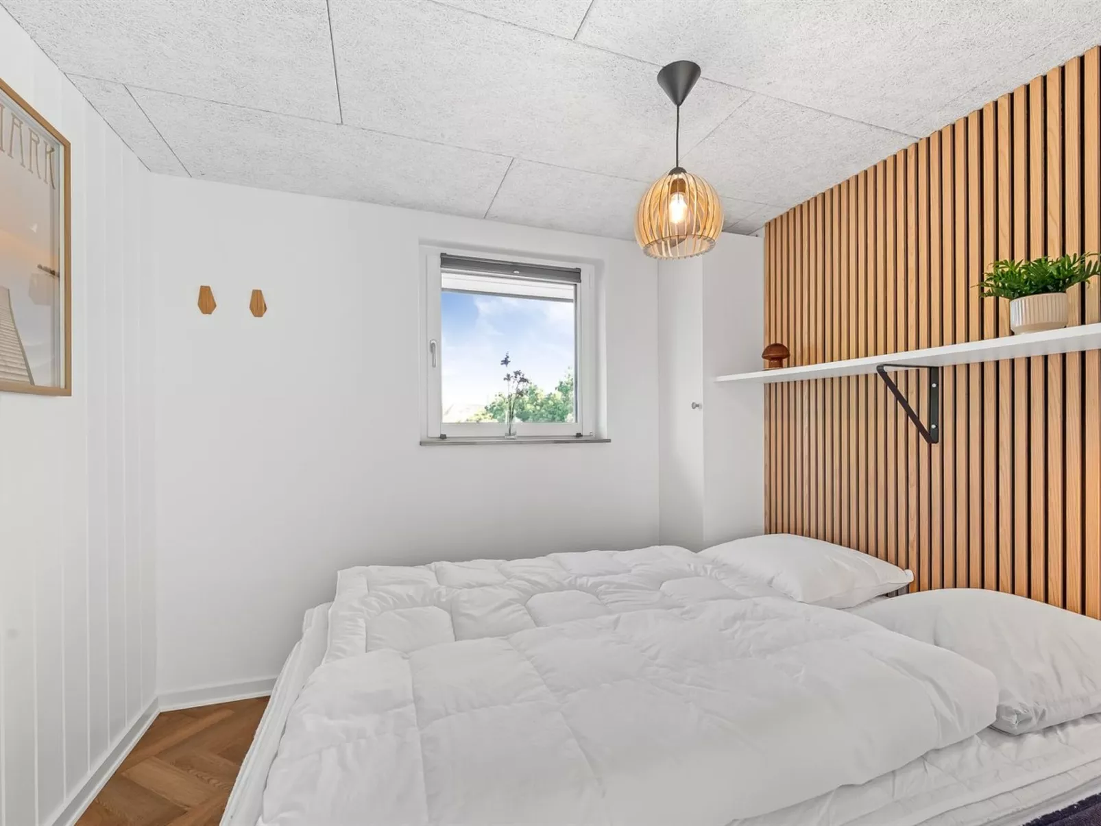 "Bela" -  from the sea-Binnen