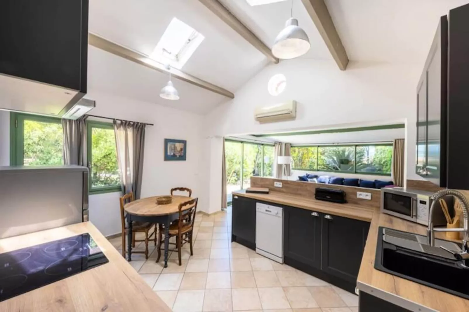 06bv : Cottage Au Calme Avec Piscine-Niet-getagd