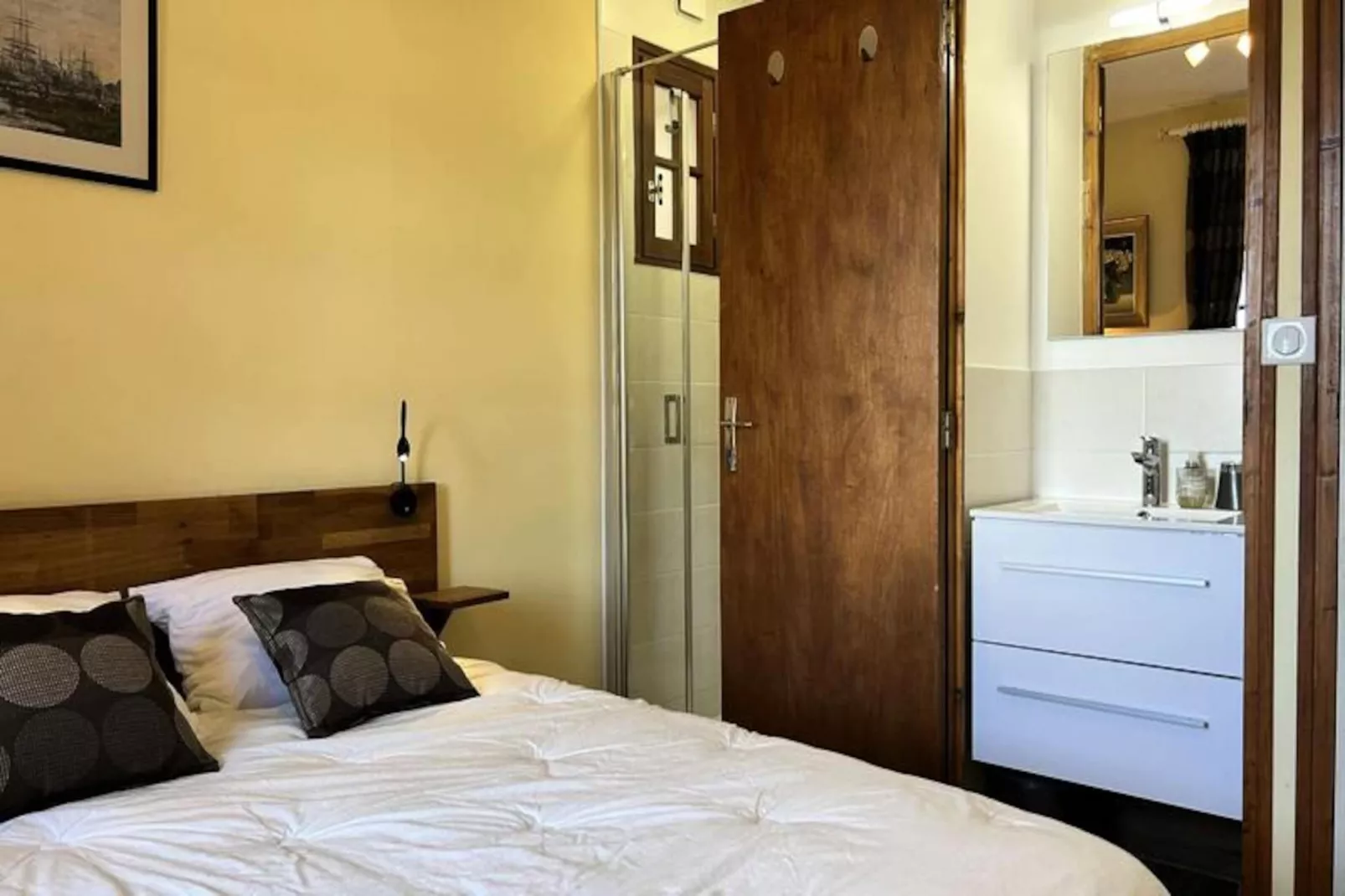 Résidence Les Hôpitaux-Niet-getagd