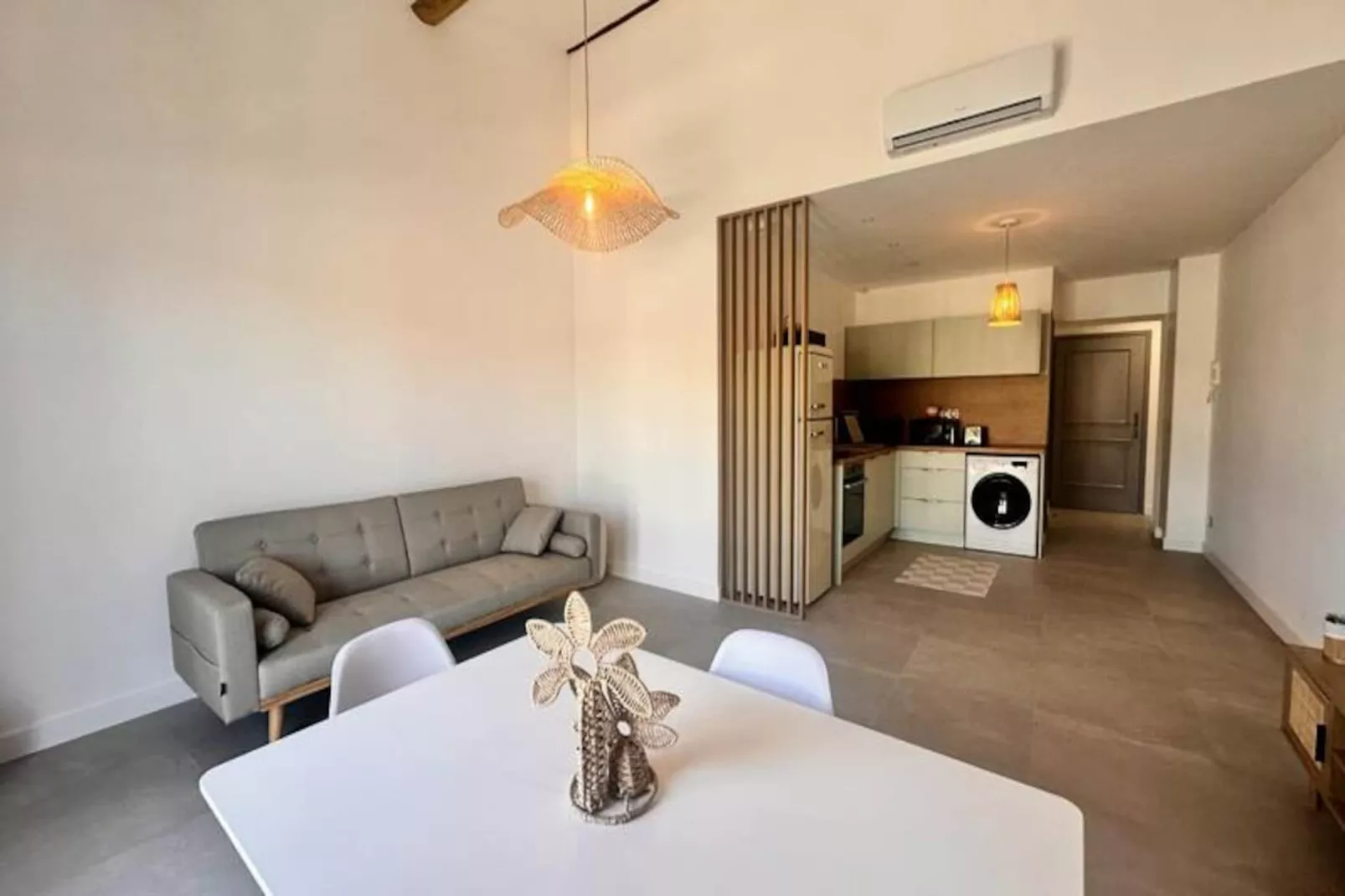 Résidence Les Palmiers -  Appartement Une Chambre Vue Canal-Niet-getagd