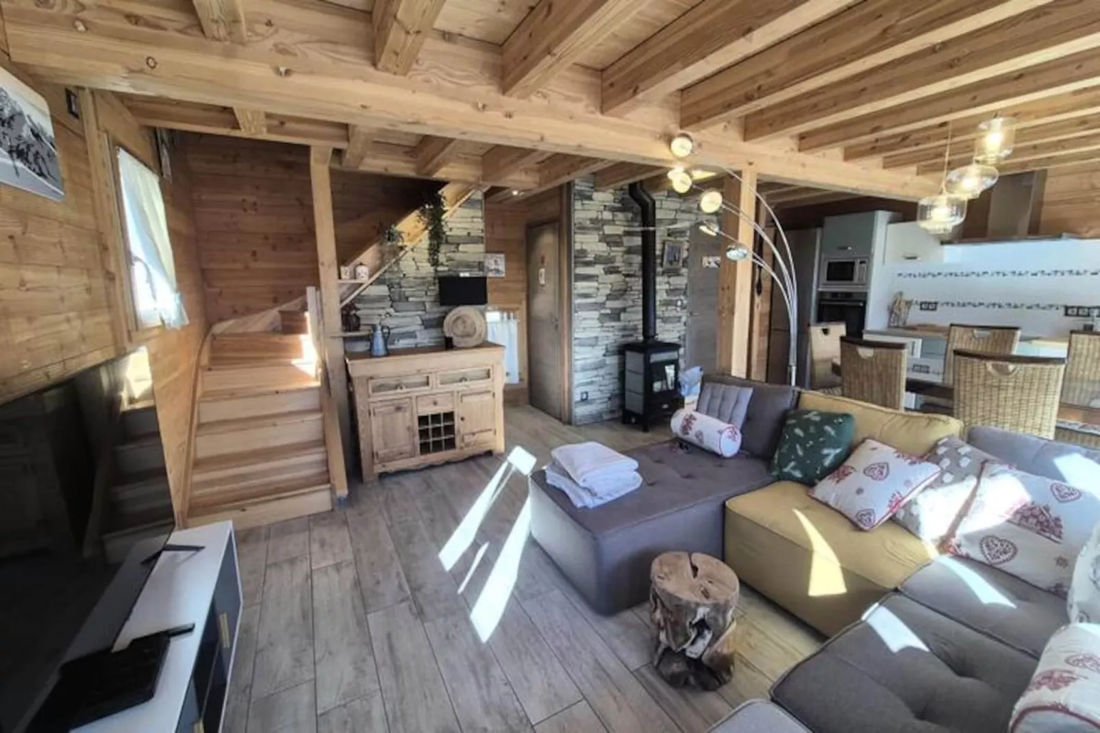**chalet D'exception à Louer à La Féclaz – 4 Chambres, 10 Couchages-Niet-getagd