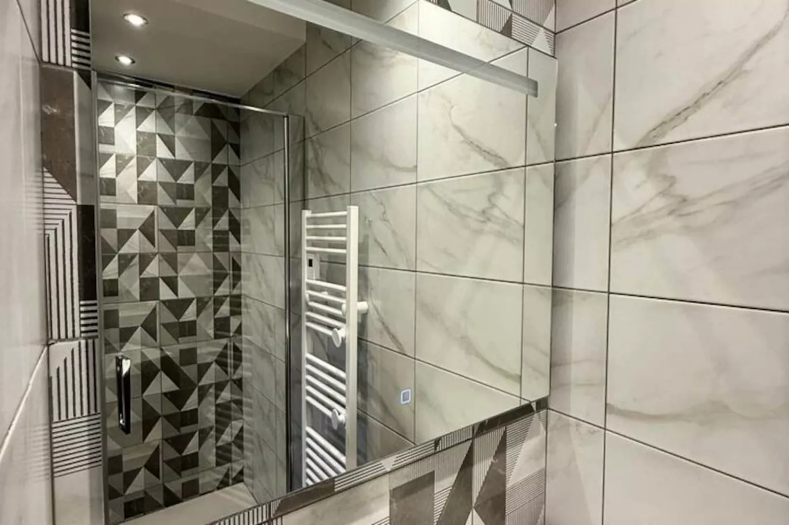 Résidence Complexe Aiguilles-Niet-getagd