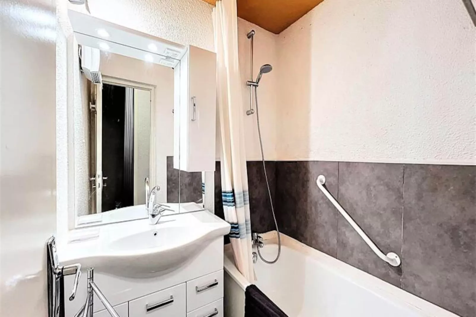 Résidence Orion-Niet-getagd