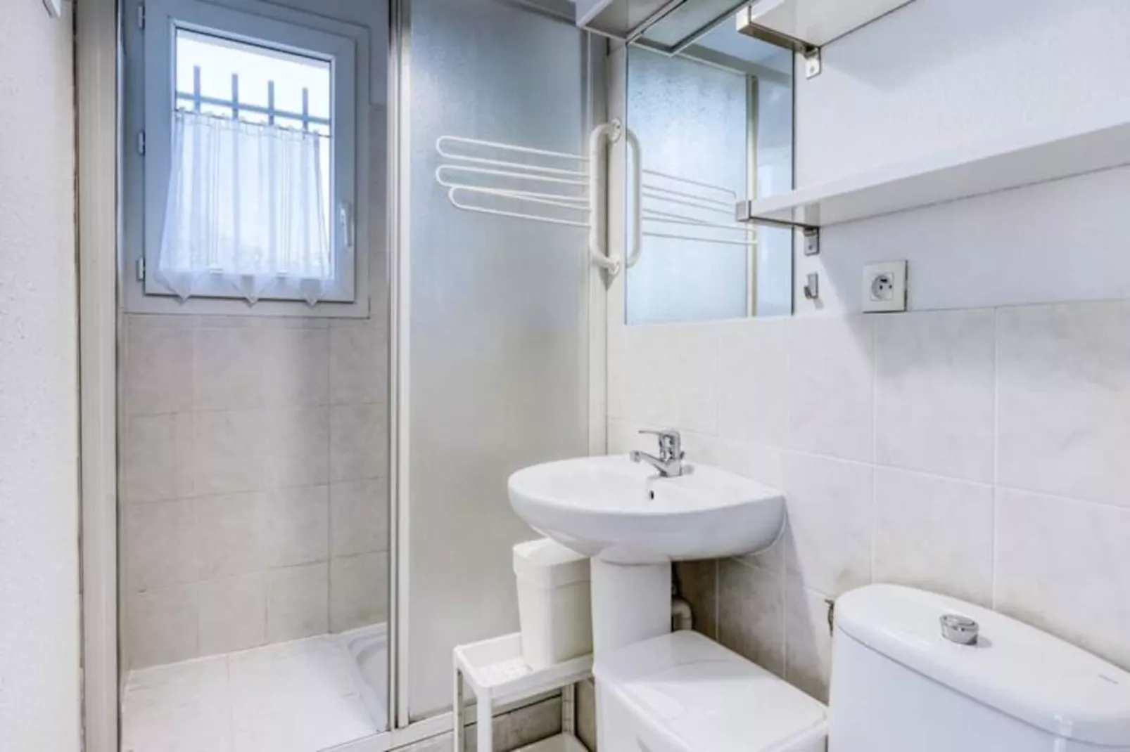 Résidence T2 Au Lavandou - R&eacute;sidence Avec Piscine-Niet-getagd