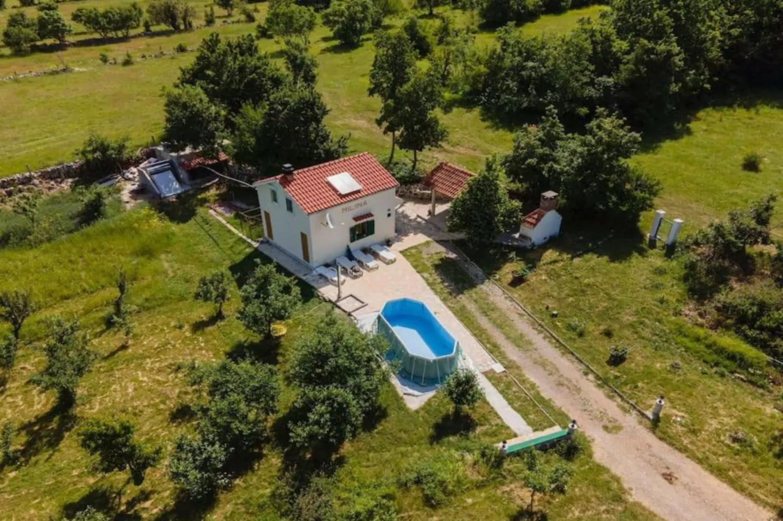 Village Holiday House Ivan Kozina with Pool-Buitenlucht