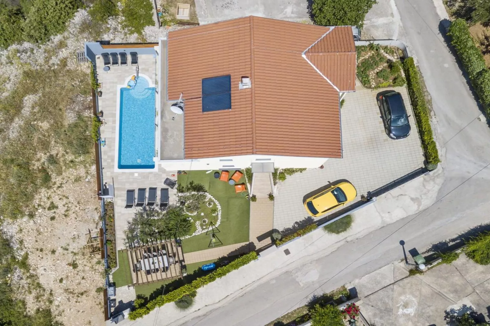 Apartment Cvita & Roza - Two Bedroom Apartment with Balcony and Sea View (Roza) (A1)-Buitenlucht