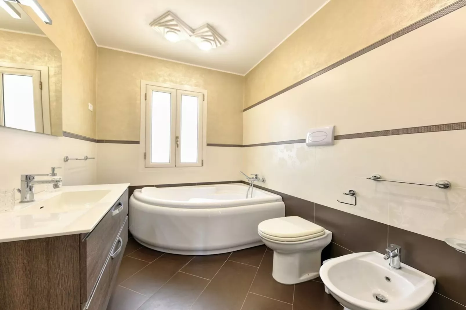 Villa Panorama-Badkamer