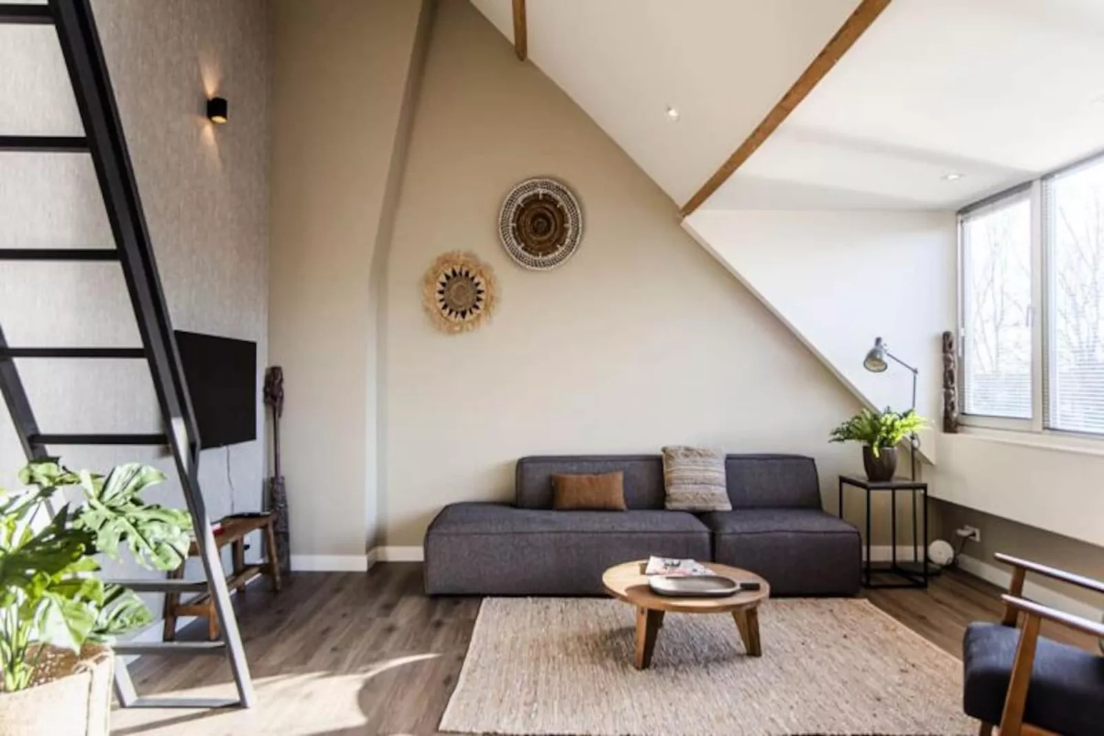 Spacious Luxury Loft-Niet-getagd