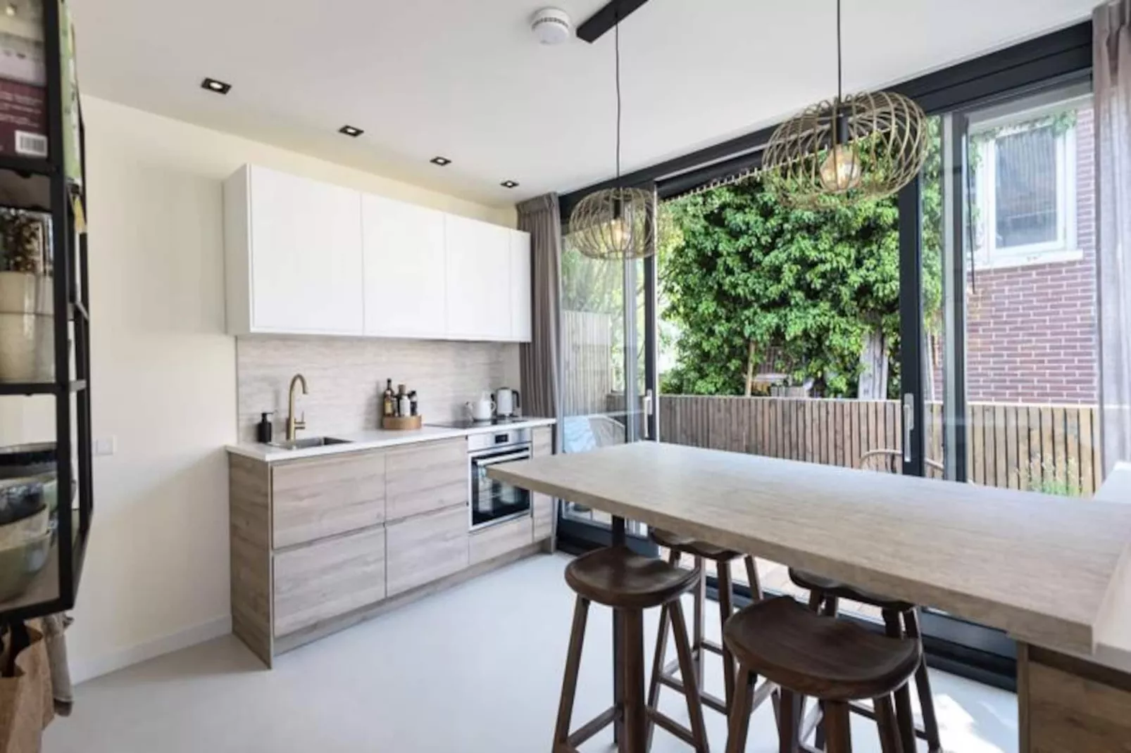 The Modern Burrow-Niet-getagd