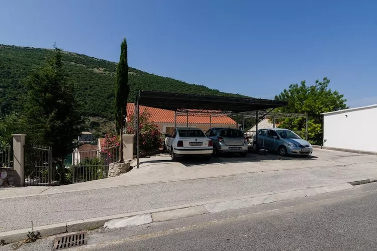 Apartment Marela- One Bedroom Apartment with Balcony and Sea View-Parkeerplaats