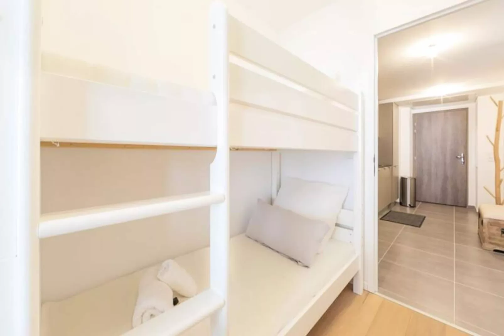 Résidence Reibaud 1 T3 Avec Ac, Parking Et Piscine-Niet-getagd