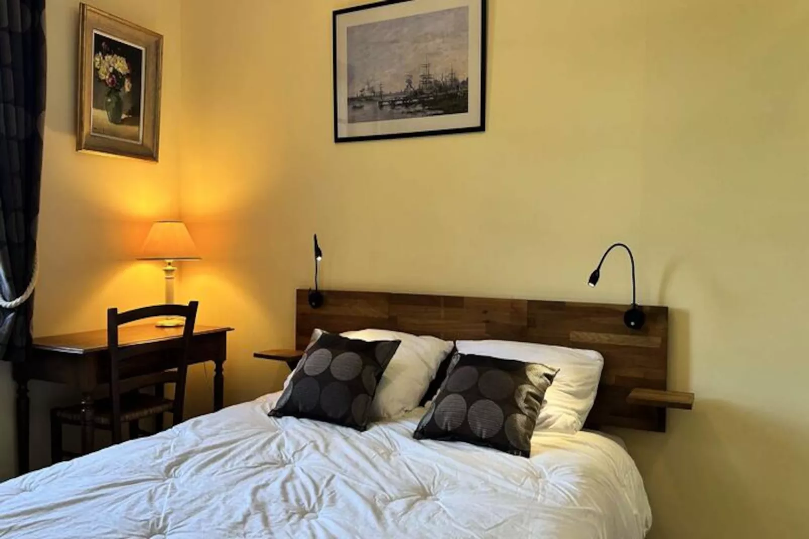 Résidence Les Hôpitaux-Niet-getagd