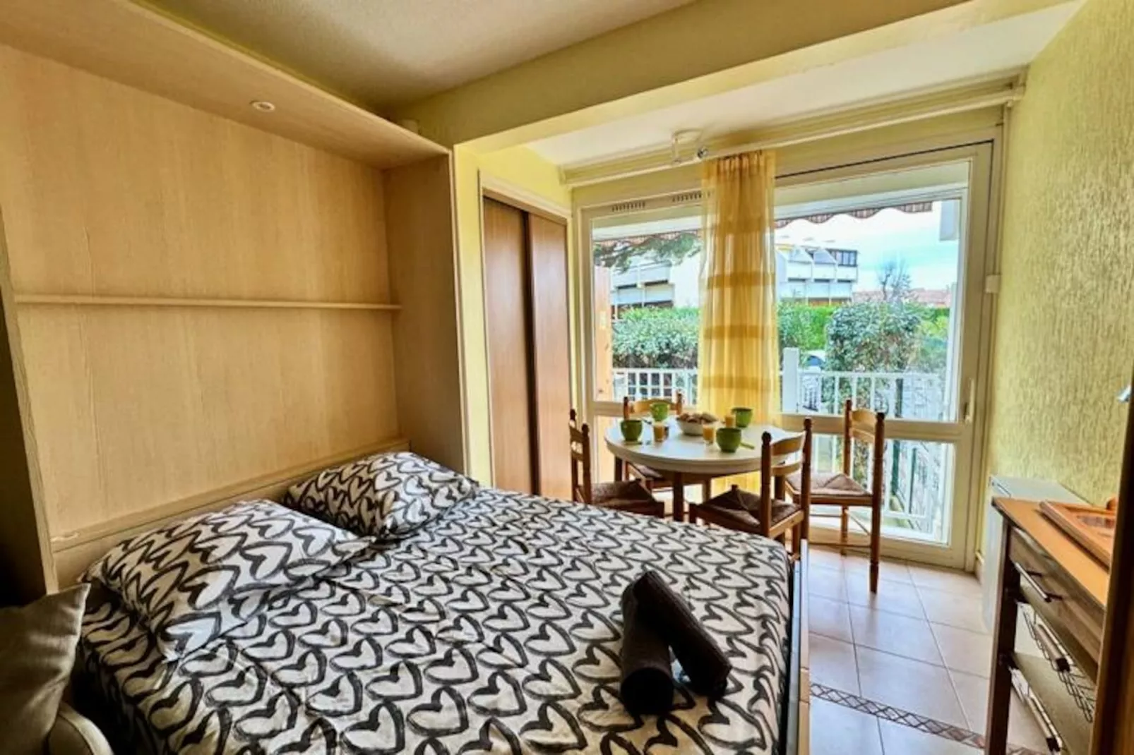 Résidence L'or&eacute;e De Camargue Studio Avec Cour-Niet-getagd