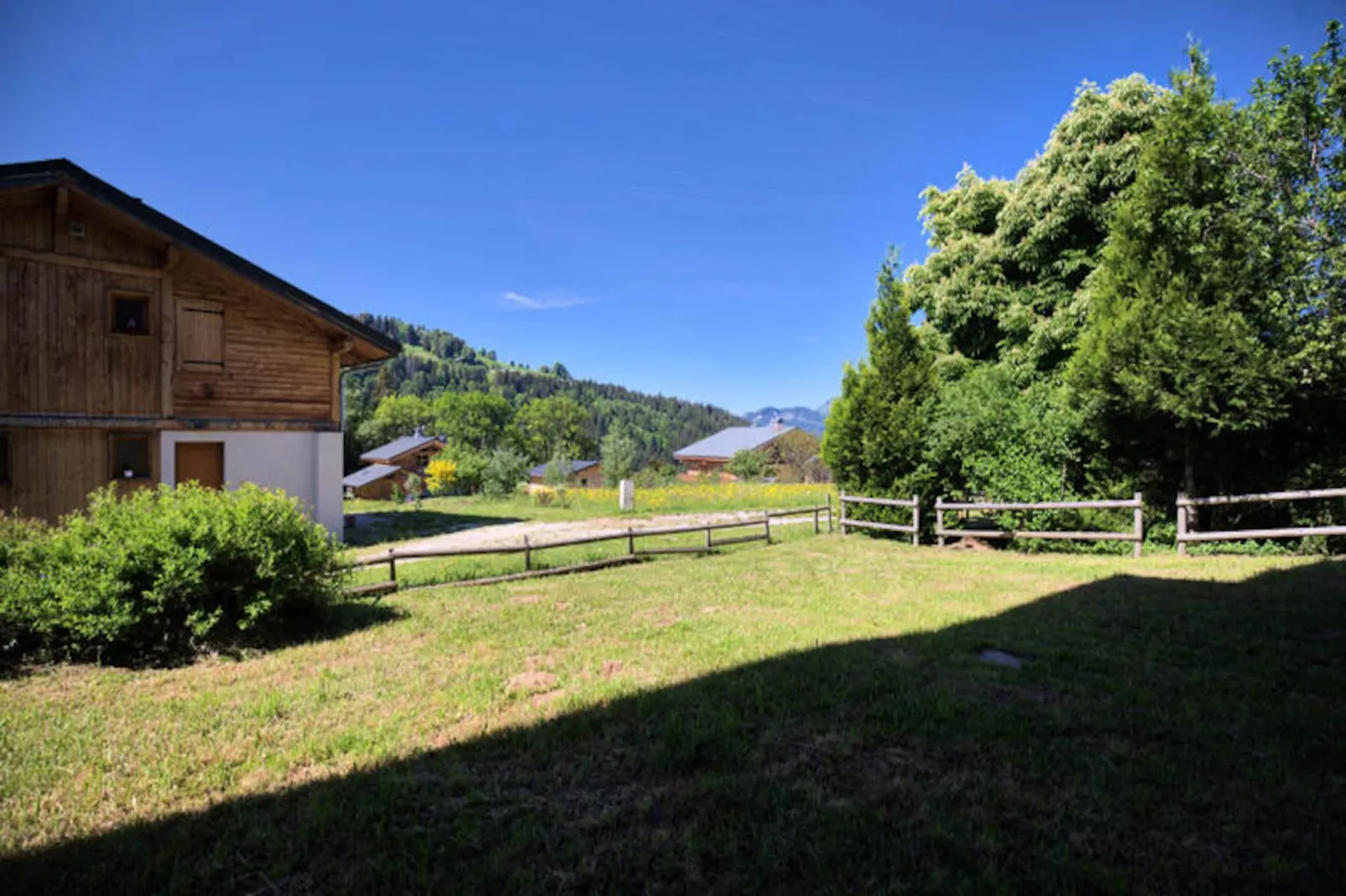 Résidence Le Champs Sous Jerome-Niet-getagd