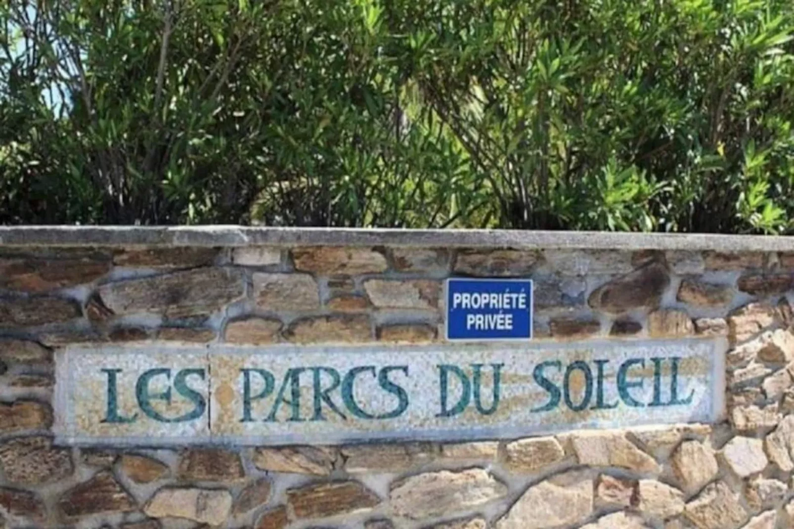 Résidence T3 R&eacute;cent Dans R&eacute;sidence Avec Piscine &agrave; La Favi&egrave;re-Niet-getagd