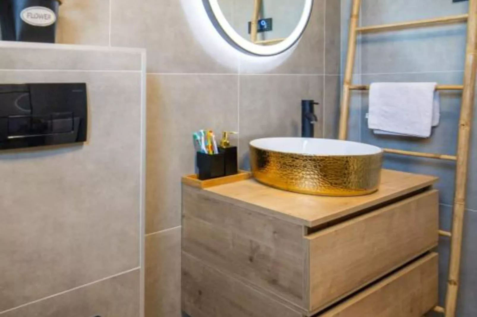 Lux Vintage House Bella Vita Biograd na Moru with Pool-Badkamer