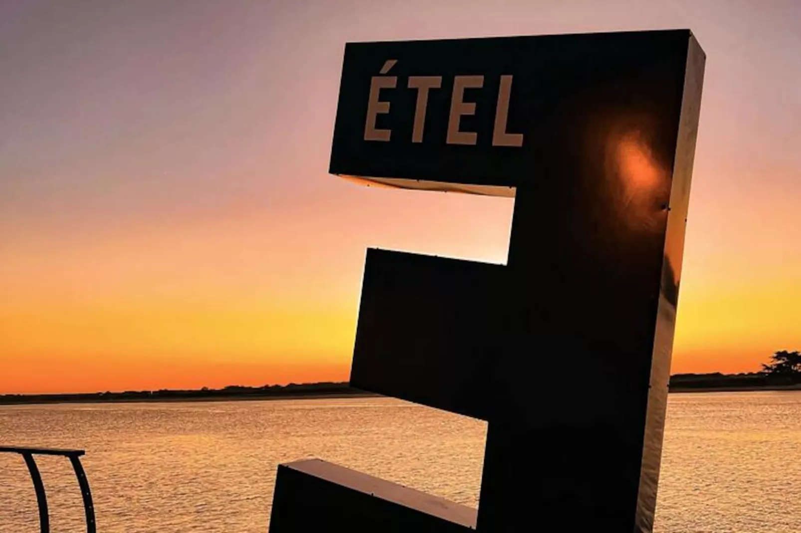 Résidence 13 Rue Brizeux-Niet-getagd