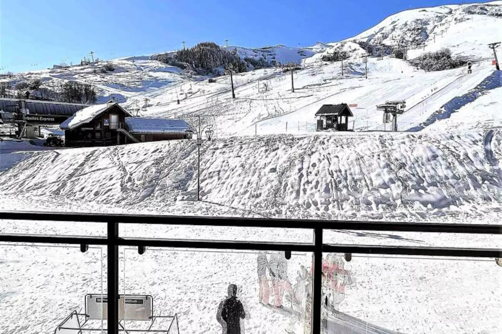 Résidence Baikonour-Niet-getagd