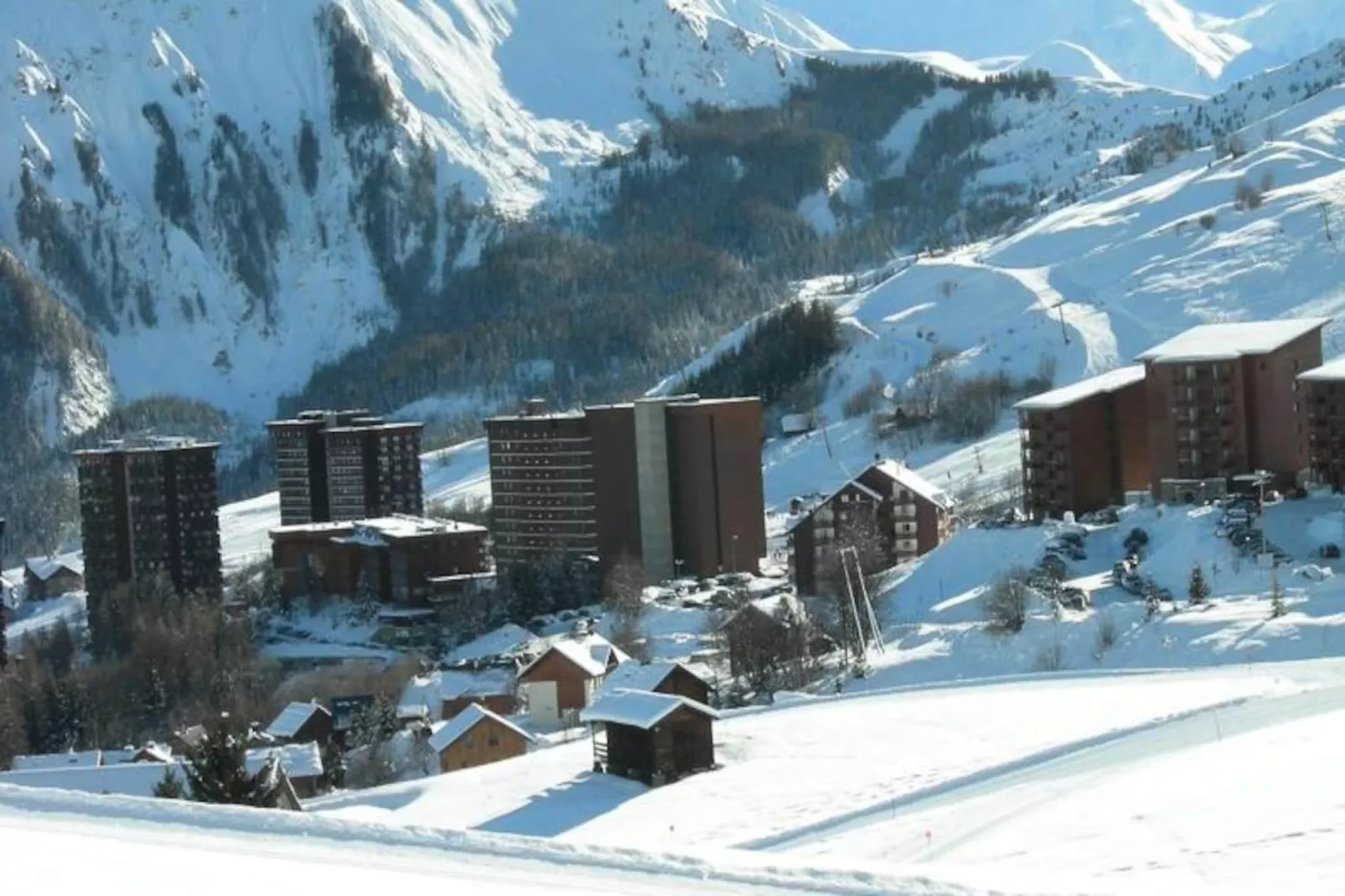 Résidence Baikonour-Niet-getagd