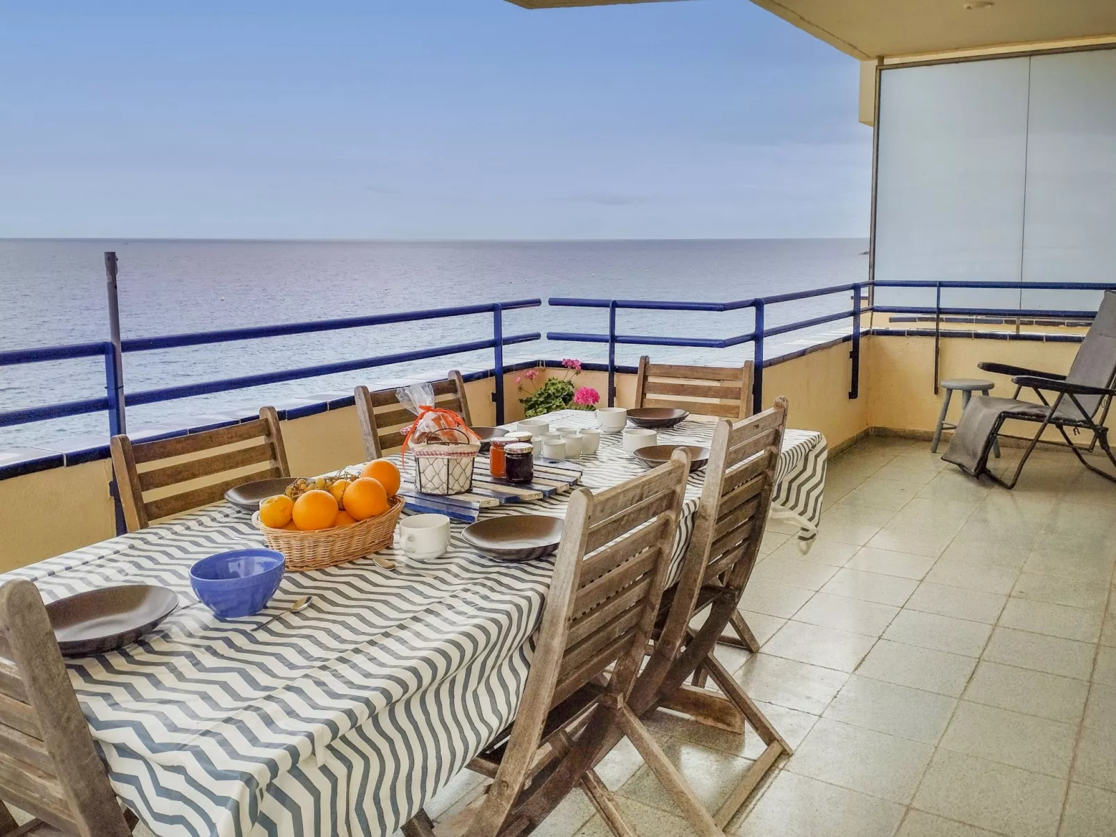 Los Laureles Blancos-Buiten