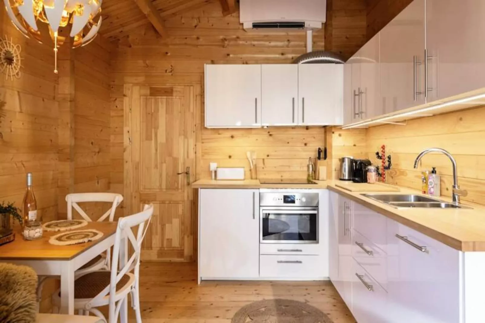 The Sea Lodge-Niet-getagd