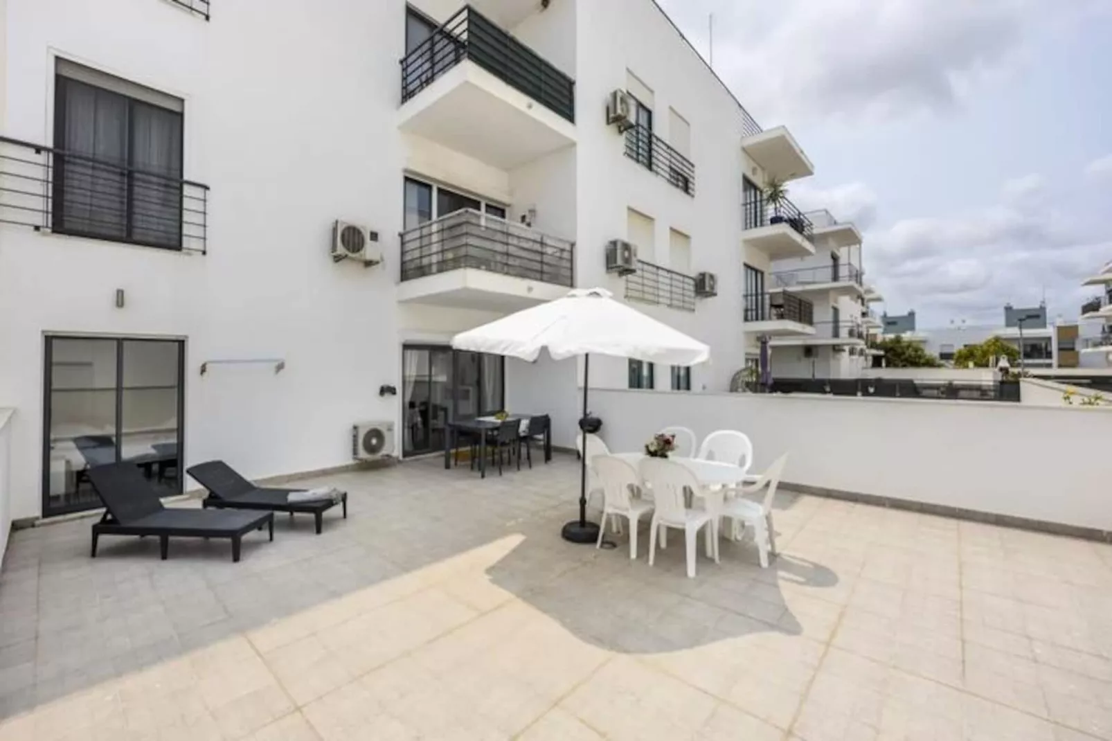 Artistic And Stylish Apartment-Niet-getagd