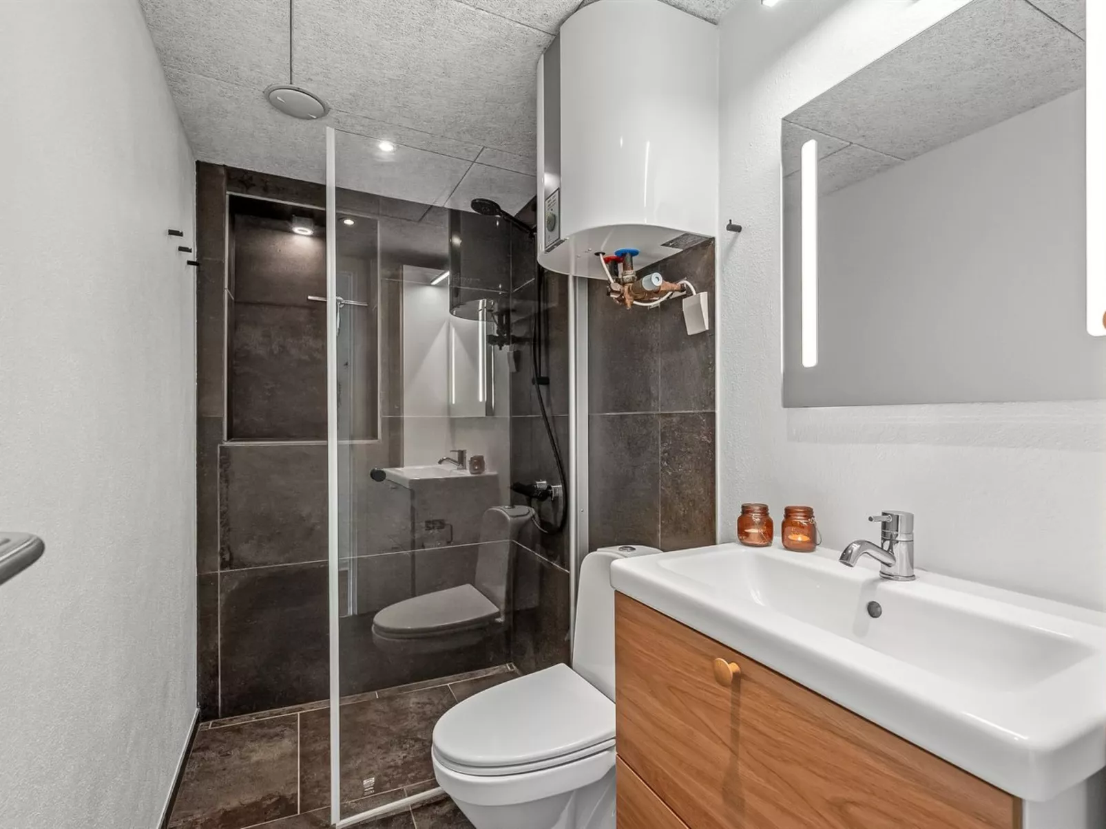 "Bela" -  from the sea-Binnen