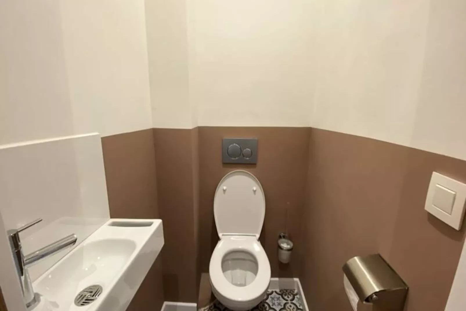 06cf : Bel Appartement Rénové Vieil Antibes-Niet-getagd