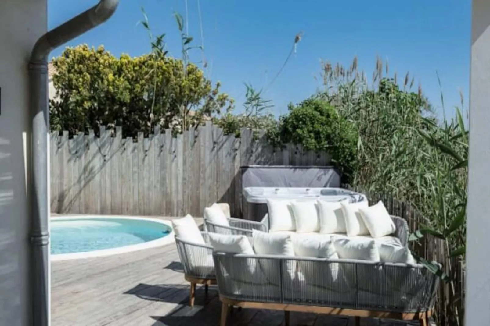 Résidence La Perle Rose Villa Standing 5 &eacute;toiles Avec Piscine Jacuzzi Et Superbe Vue-Niet-getagd