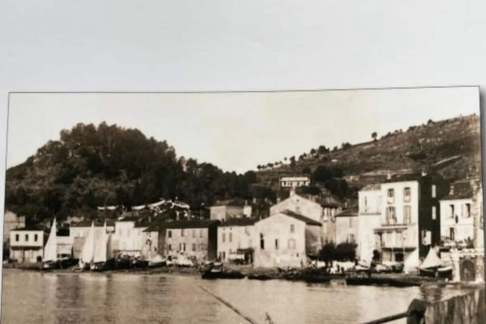 Résidence Balcon Des îles D'or. T2 Front De Mer Plein-centre-Niet-getagd