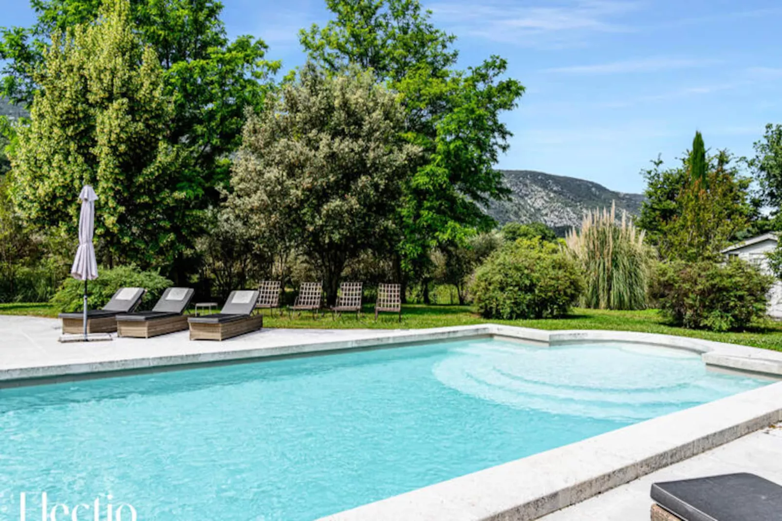 Loggia 7 Cypr&egrave;s | R&eacute;sidence Les Petitons-Niet-getagd