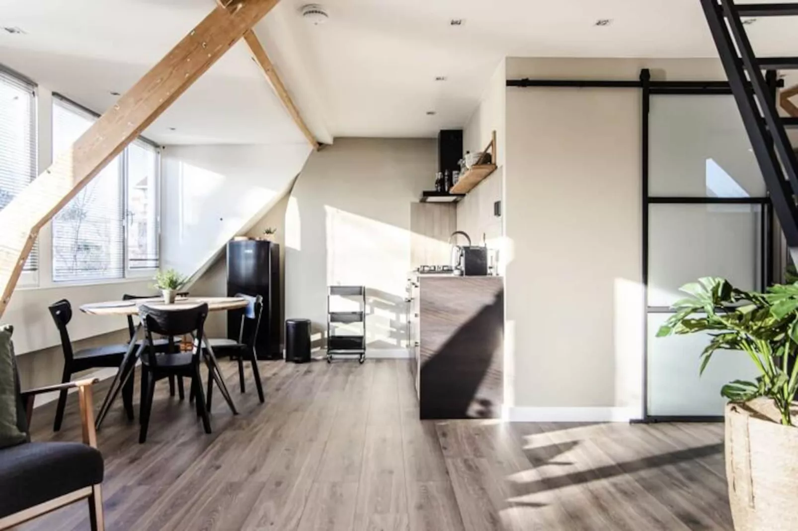 Spacious Luxury Loft-Niet-getagd