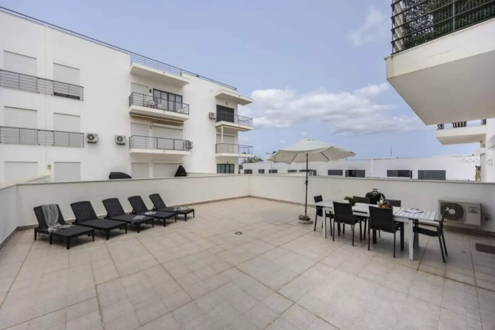 Art-inspired Modern Apartment T3-Niet-getagd