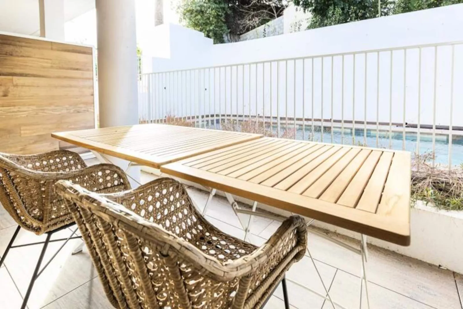 Résidence Reibaud 1 T3 Avec Ac, Parking Et Piscine-Niet-getagd