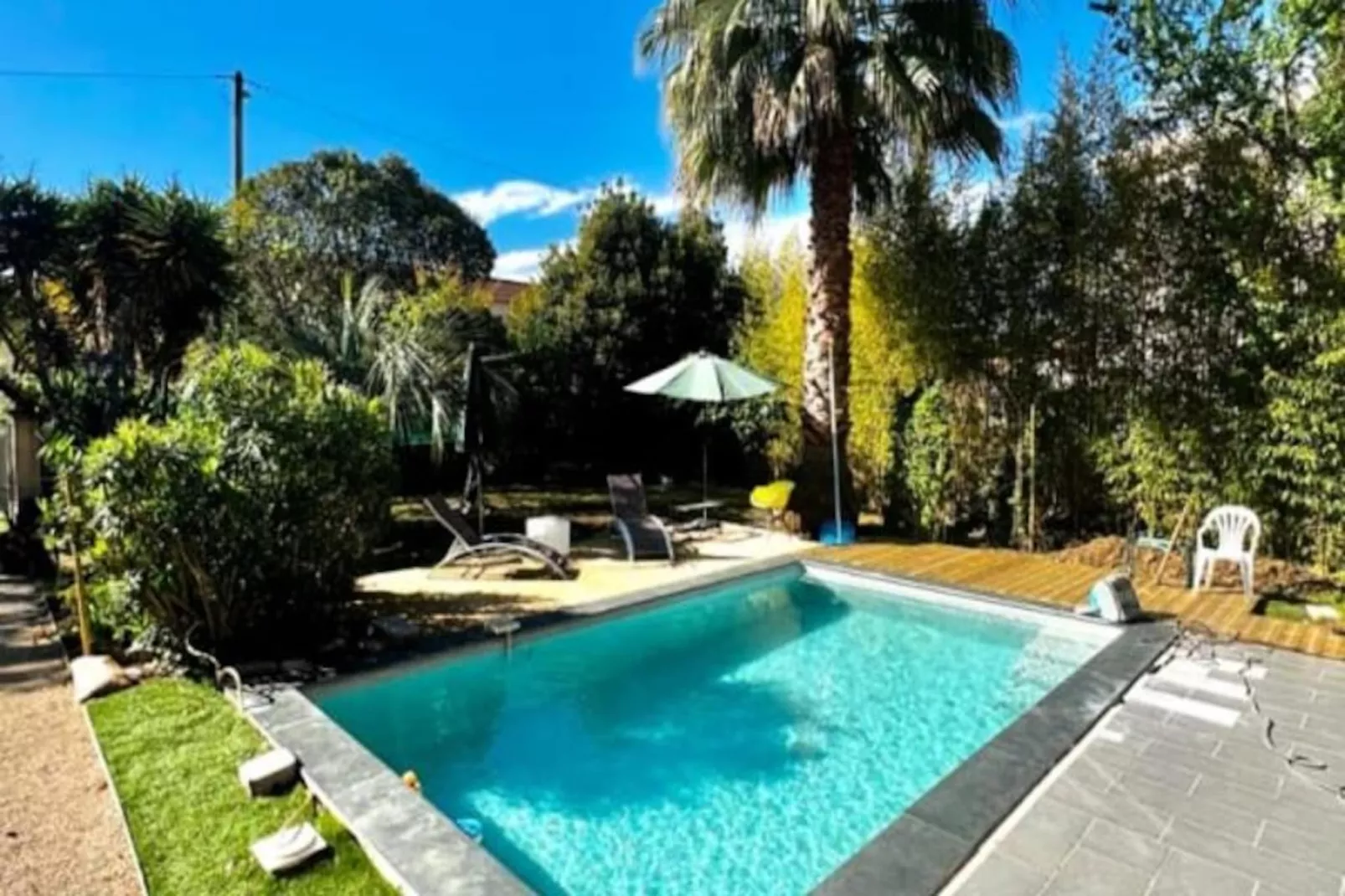 Résidence Maison De Vacances Au Centre-ville D'antibes Avec Piscine Priv&eacute;e-Niet-getagd