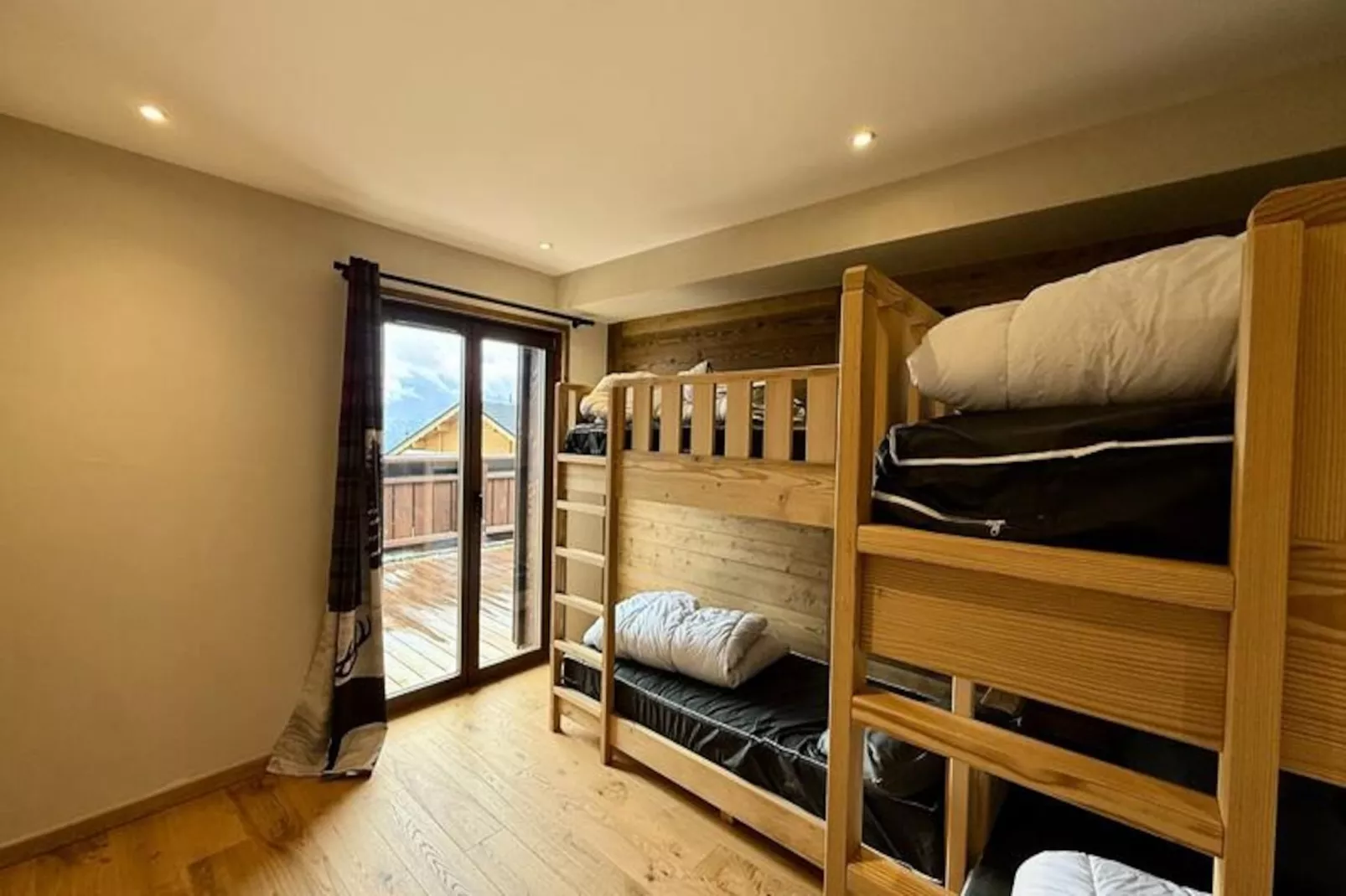 Résidence Complexe Aiguilles-Niet-getagd