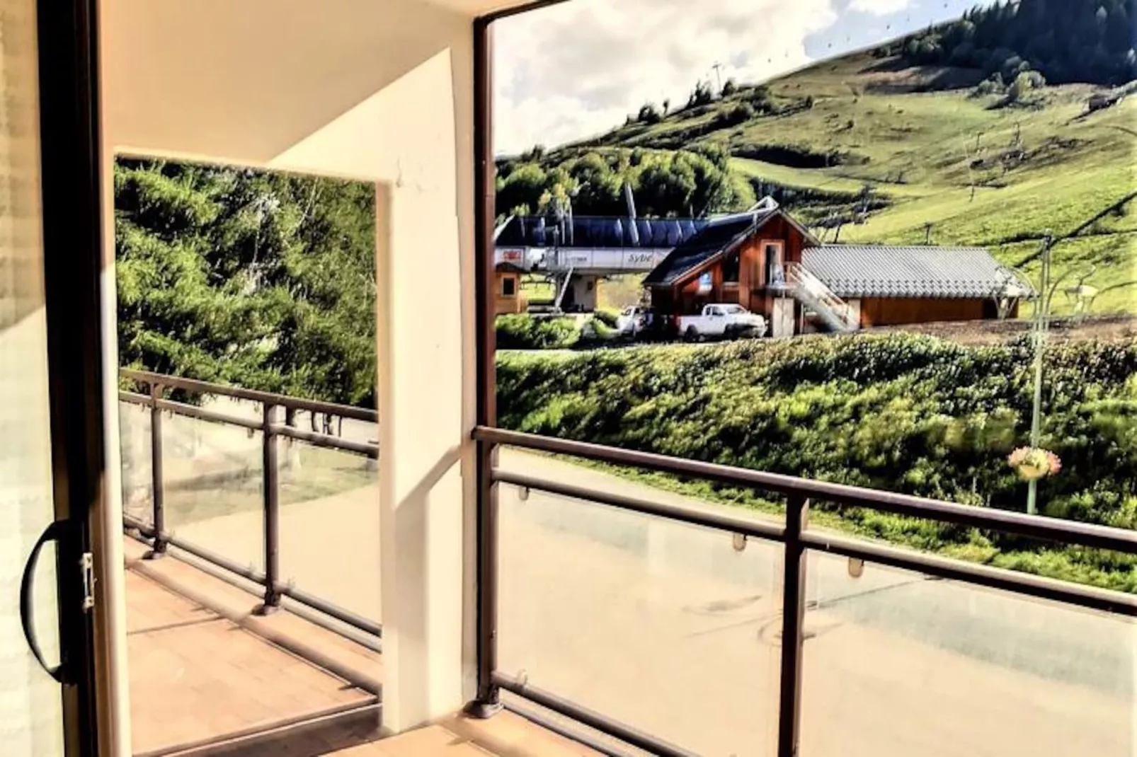 Résidence Baikonour-Niet-getagd