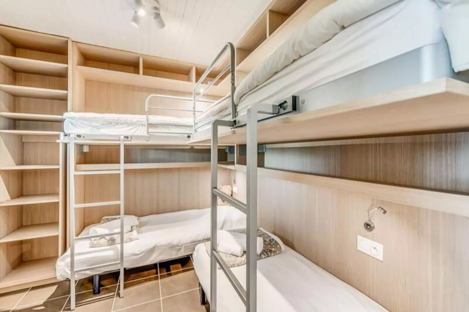 Résidence Combe Folle-Niet-getagd