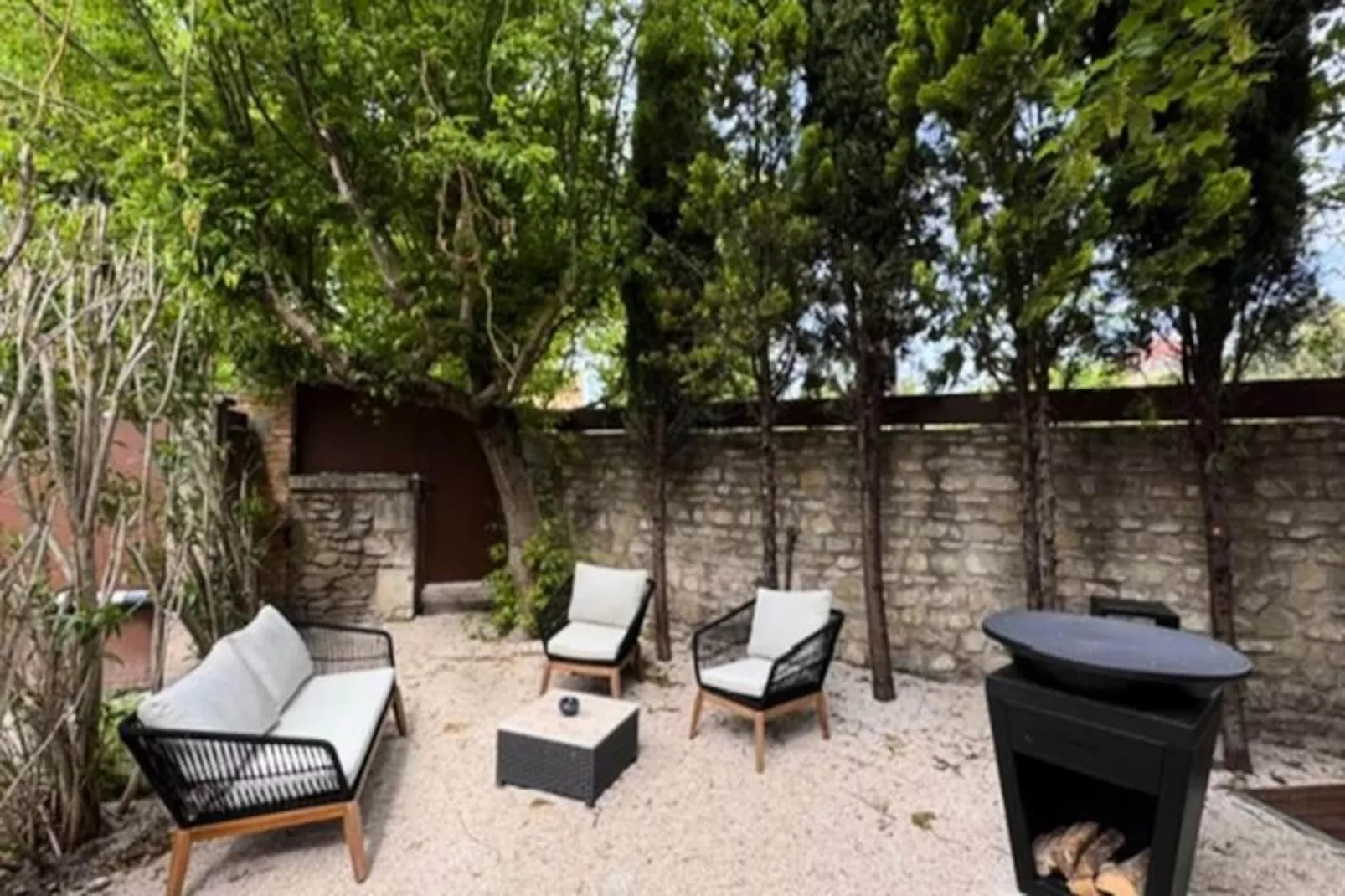 Elivi : Maison De Ville Avec Jardin &agrave; Deux Pas Du Centre Historique-Niet-getagd