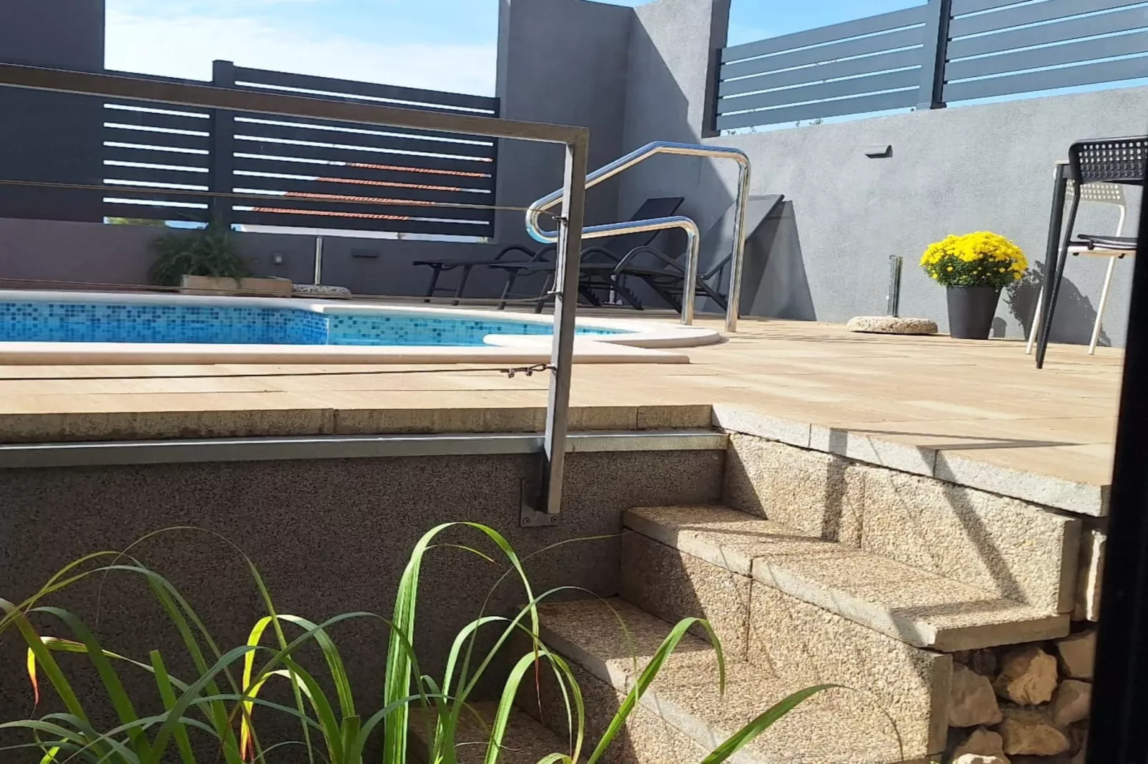 Apartment Cvita & Roza - Two Bedroom apartment with Terrace (Cvita) (A2)-Zwembad