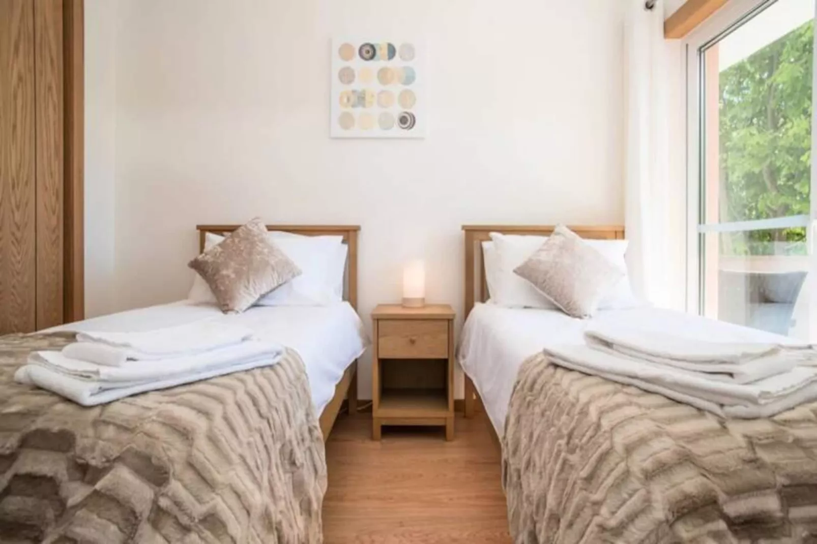 Central Modern 2-bed Apartment Arma&ccedil;&atilde;o De Pera-Niet-getagd