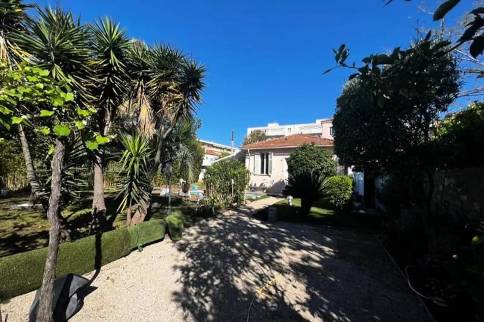 Résidence Maison De Vacances Au Centre-ville D'antibes Avec Piscine Priv&eacute;e-Niet-getagd