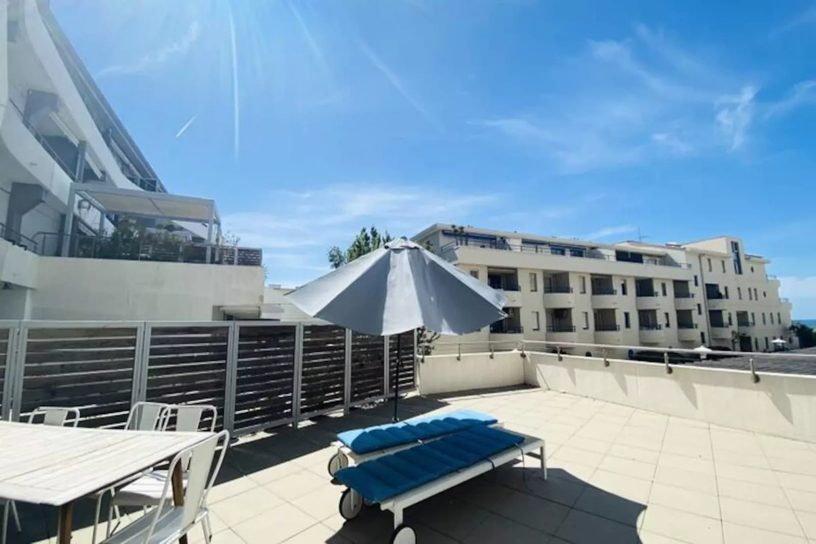 Résidence Terrasse Ensoleill&eacute;e : Appartement 1 Chambre 1 Cabine Vue Mer Terrasse-Niet-getagd