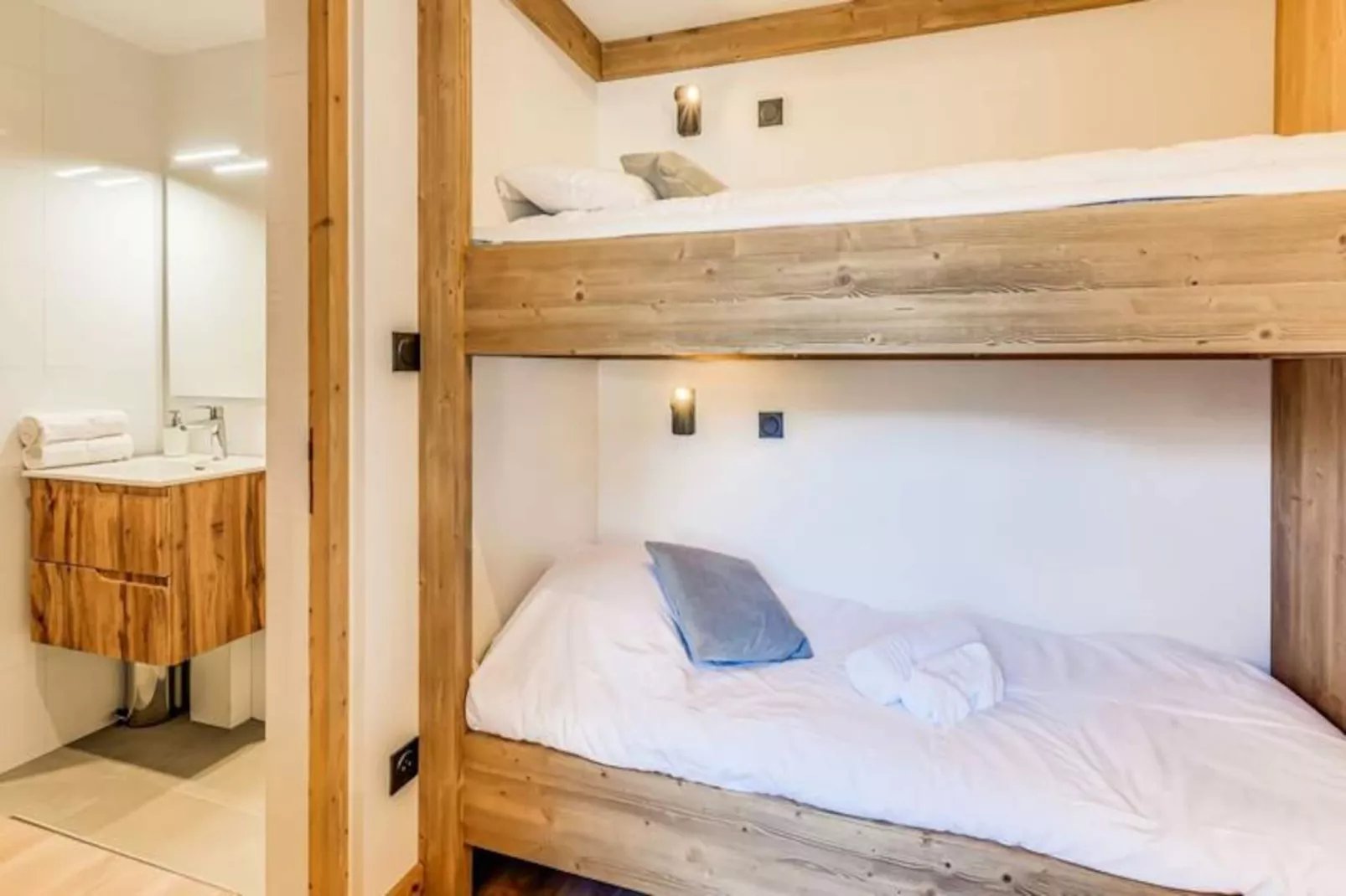 Résidence La Tour Du Merle-Niet-getagd