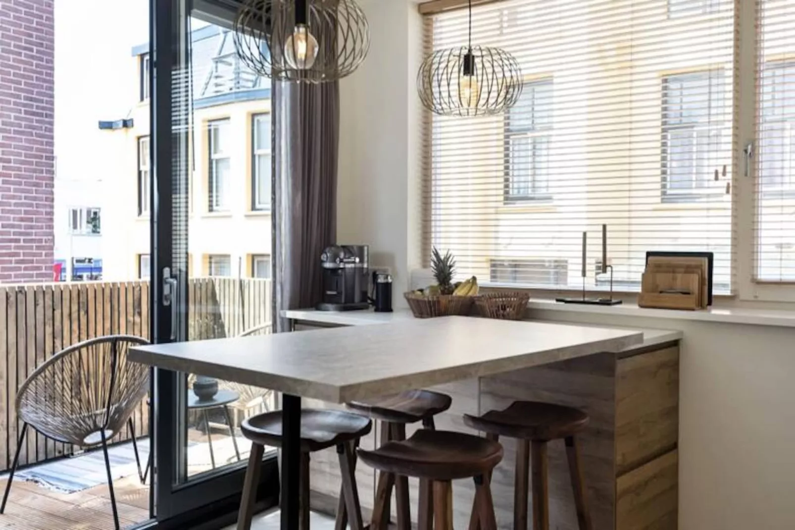 The Modern Burrow-Niet-getagd