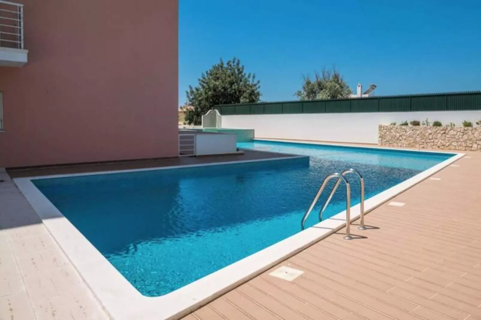 Central Modern 2-bed Apartment Arma&ccedil;&atilde;o De Pera-Niet-getagd