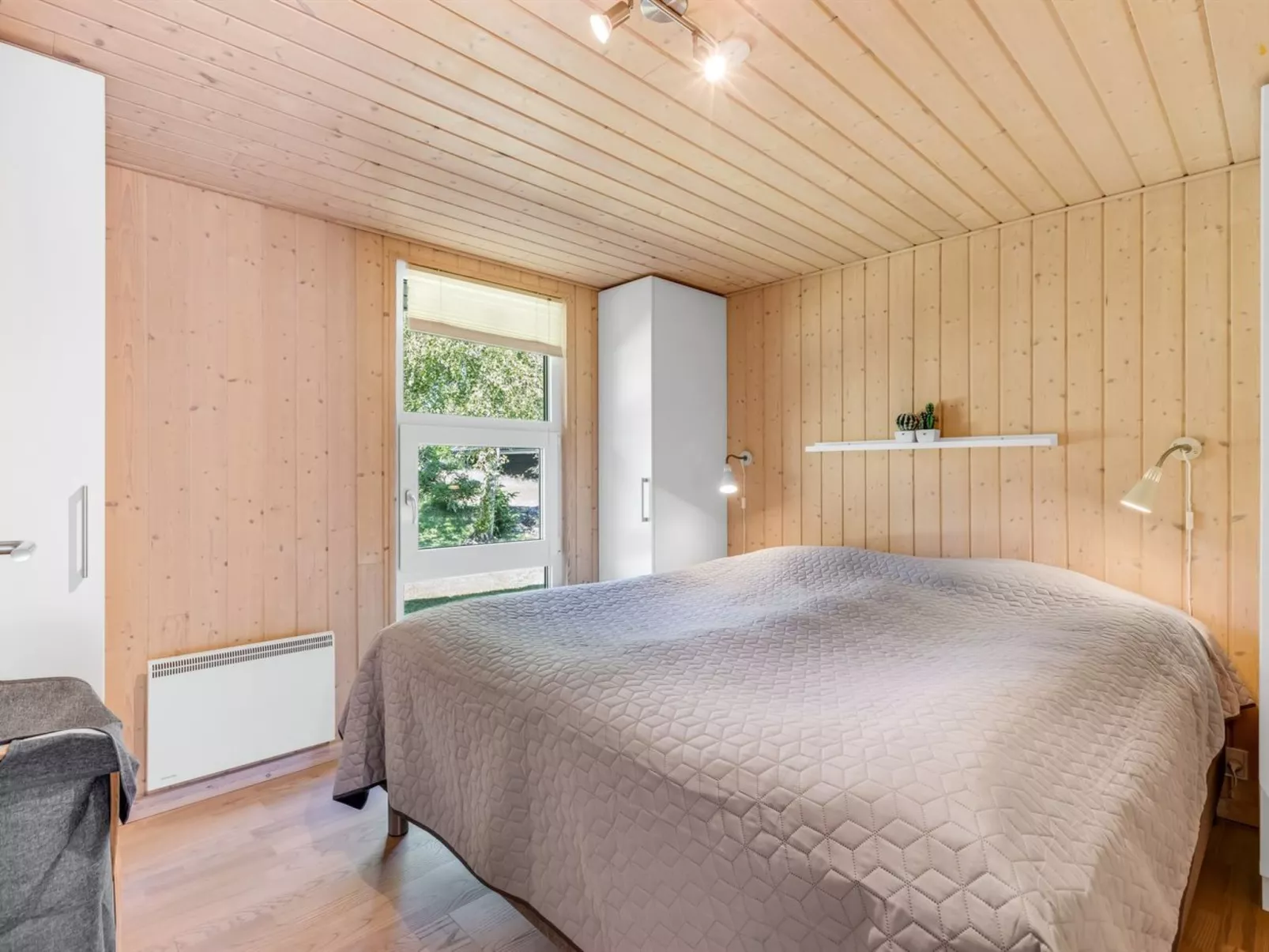 "Arny" - 1.5km from the sea-Binnen