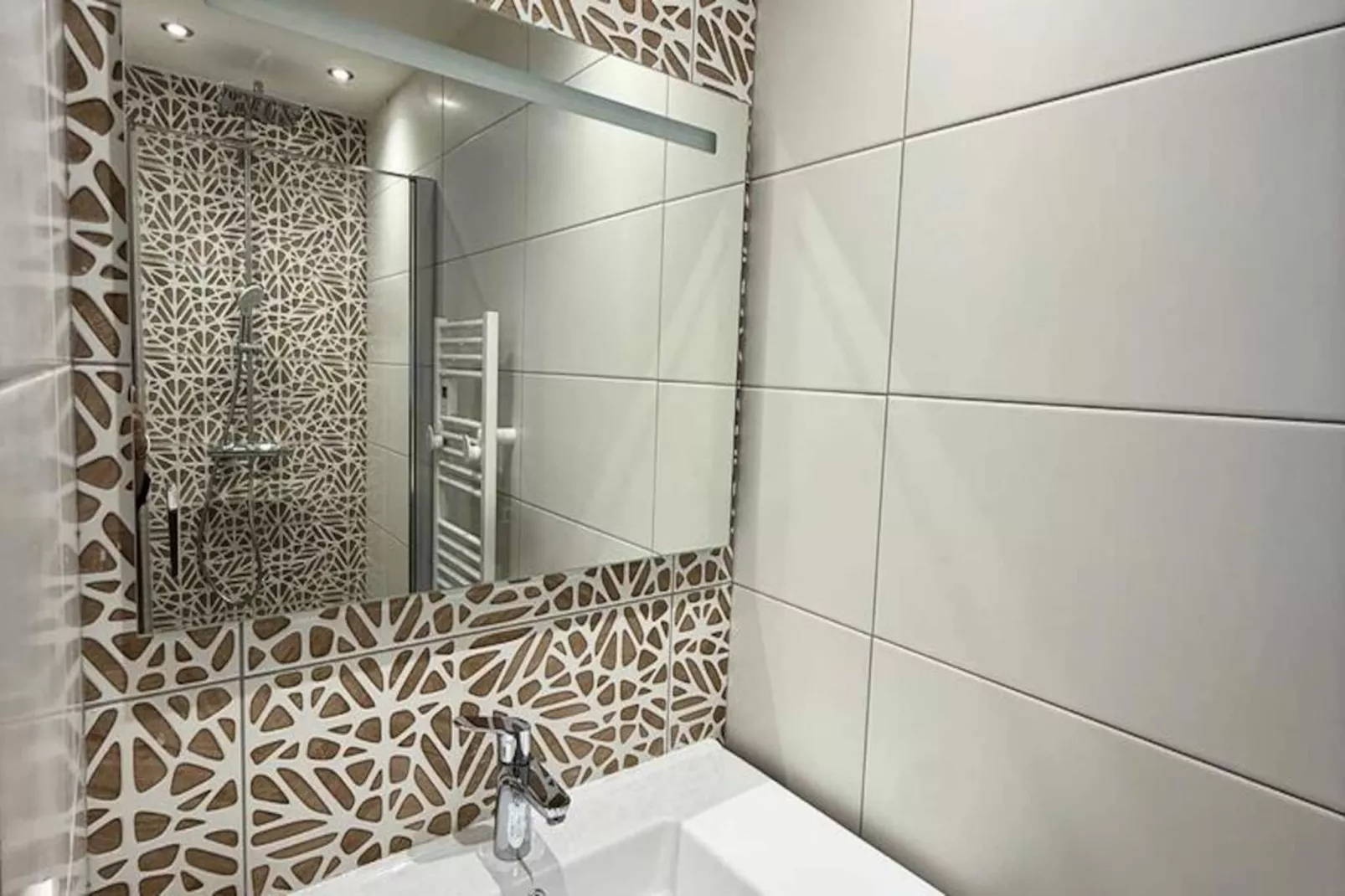 Résidence Complexe Aiguilles-Niet-getagd