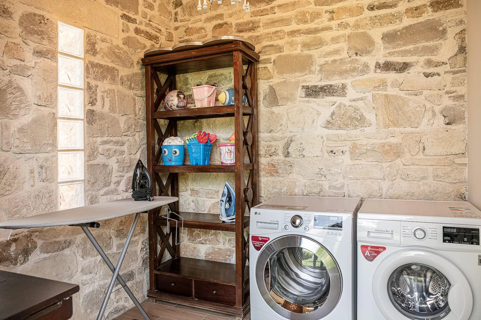 Villa Aloni 7prs-Badkamer